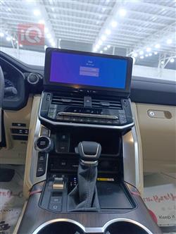 تۆیۆتا لاند کروزەر